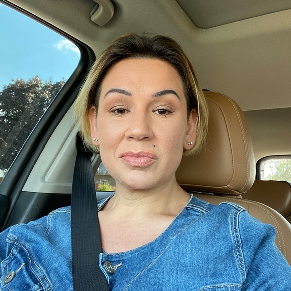 Meet your Posher, Clarissa - Picture 1 of 1